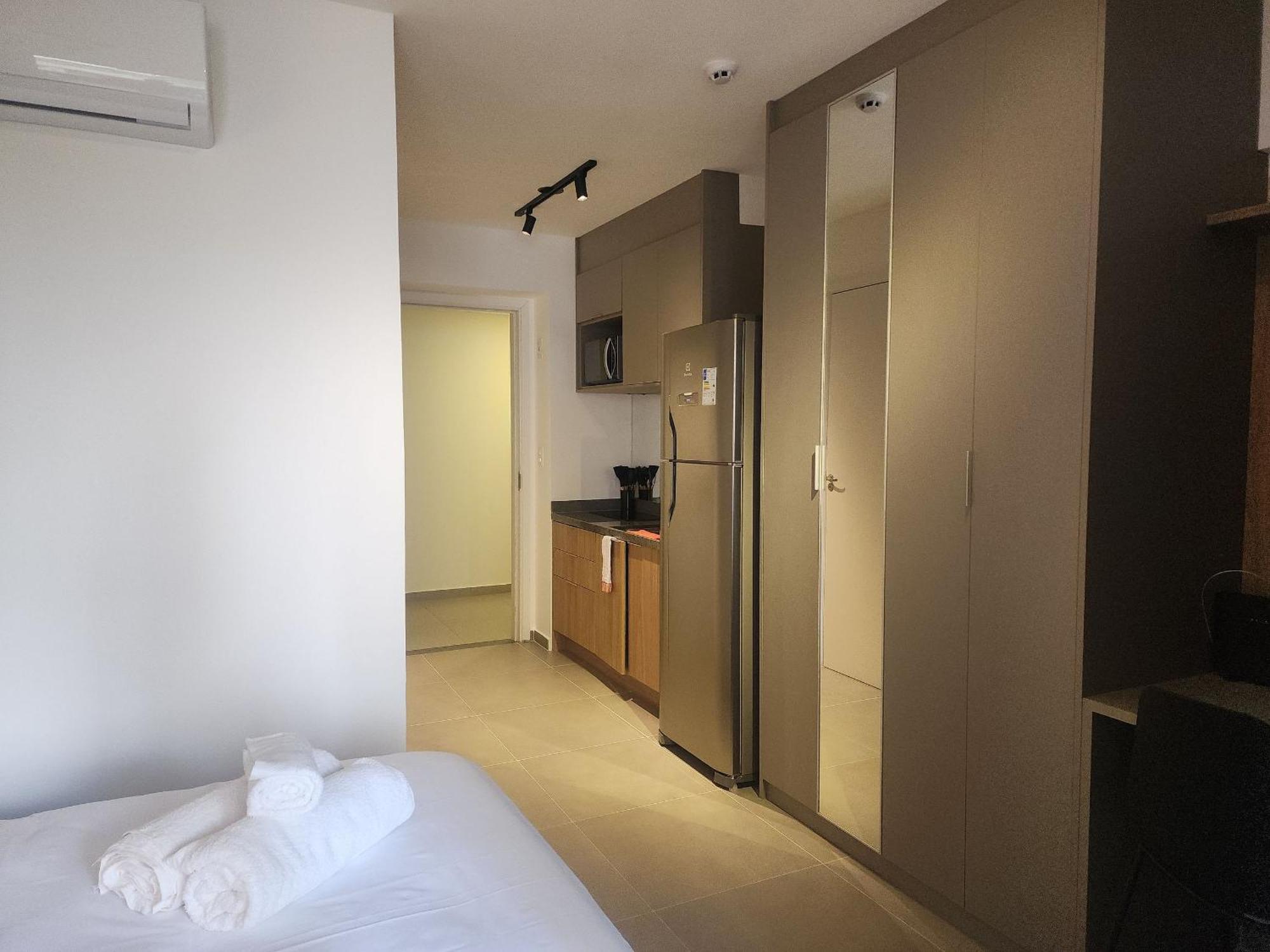 Apartment C/ Varanda A 100m Da Puc-pompeia Puq0208 Sao Paulo