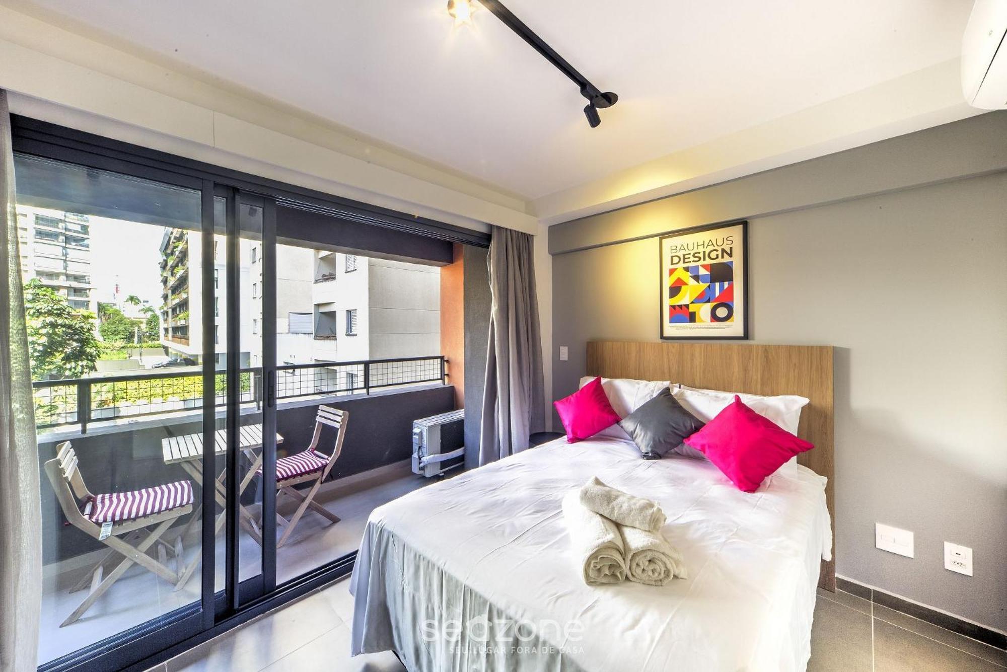 Apartment C/ Varanda A 100m Da Puc-pompeia Puq0208 Sao Paulo
